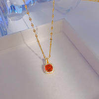 Oro incrustado circonitas colgante titanio acero collar moda mujer diamante cuadrado cadena clavícula simple temperamento luz accesorios de lujo - details 2