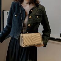 Elegante Bolso de Hombro de Cuero Sintético con Aretes Bolso de Lapa en Forma de V para Mujeres - details 2