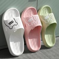 Zapatillas de verano para hombre y mujer, chanclas antideslizantes de oso de dibujos animados para el hogar, sandalias de playa para interiores y exteriores, talla grande, novedad - details 0