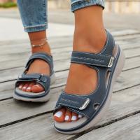 Sandalias Mary Jane elegantes para mujer - Correa ajustable en el tobillo con gancho y bucle, cubierta superior de PU transpirable y plantilla acolchada, cómodo tacón de cuña para playa de verano, uso informal y al aire libre - Diseño de color sólido, cal - details 2