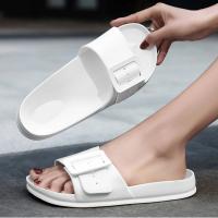 Sandalias de verano para mujer 2025, nuevas chanclas con hebilla ajustable, zapatos de playa antideslizantes a la moda para exteriores, chanclas planas para casa - details 1