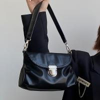 Bolso de hombro con textura de nube arrugada para mujer con correa ajustable y cierre metálico - Bolso cruzado versátil negro elegante para uso diario, 23x14x7cm, bolso cruzado lindo, bolso informal, accesorio elegante, detalles elegantes - details 7