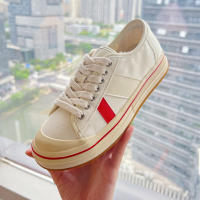 Aumento de altura interior 2 cm zapatos de lona clásicos nuevos zapatos de tablero juego de color casual suela gruesa zapatos pequeños blancos versátiles - details 3