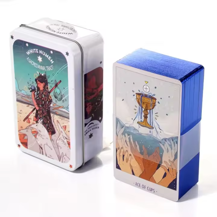 Tarot de Numen Blanco 78 Tarjetas de Juego de Misterio en Caja de Metal - 1