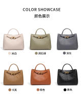 Nuevo Bolso popular Bolso de mano tejido con hebilla de cuerda de metal Bolso de hombro Bolso de mujer retro de gran capacidad átil - details 16