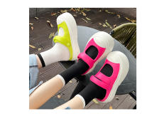 Zapatillas de verano para mujer, zapatos de suela gruesa de malla con agujeros rojos, novedad de 2024 - details 1
