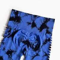 Leggings deportivos de tie dye con abertura escalonada lado inconsútil - details 3