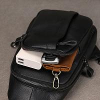 Bolso de pecho de cuero de vaca suave para hombres, paquete de pecho de cuero genuino, bandolera pequeña, bolso antirrobo, café - details 50