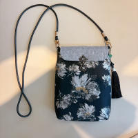Nueva bolsa de teléfono móvil con bordado de cuerpo cruzado de brocado chino - details 11