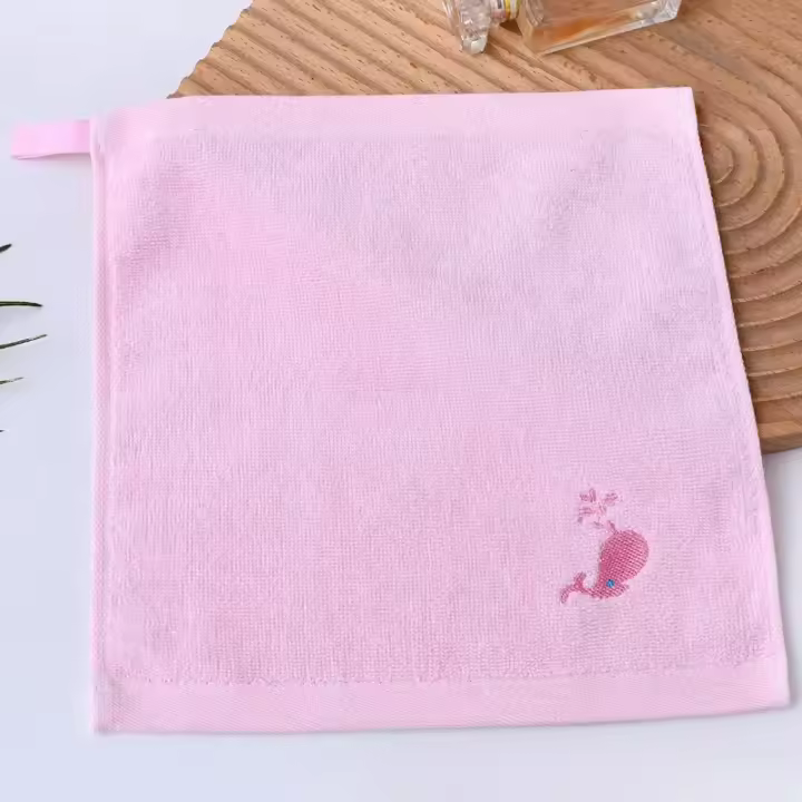 Toalla cuadrada pequeña de algodón puro para niños, toalla con gancho bordado de dibujos animados, regalo personalizado, 25x25cm, 1 piezas - 1