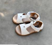 Sandalias de cuero genuino para niñas, bonitos zapatos escolares de cuero vacuno suave con dedos abiertos y corazón, zapatos de jardín para bebés, sandalias para niños - details 4