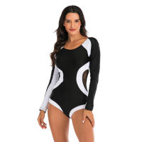 Traje de baño de una pieza con mangas largas y detalles de colores contrastantes, traje de surf y buceo de corte alto con - details 1