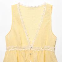 PB&ZA2025 Diseño de encaje dulce francés con costuras, top tipo chaleco sin mangas con cuello en V simple y contraste amarillo para mujer - details 6