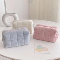 Bolsa de almacenamiento de cosméticos de piel sólida para mujer, organizador de maquillaje con cremallera, bolso de papelería, estuche para lápices, artículos de tocador de viaje - details 12