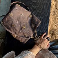 Bolso Bandolera Mini Vintage para Mujer - Marrón Oscuro/, Herrajes Dorados, Correa de Cadena, Bolso Compacto para Uso Diario, Eventos Formales e Informales, Accesorio de Viaje, Moda Retro, Forro de Poliéster, Construcción Duradera, Bolso Pequeño - details 1