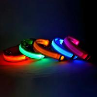 Collar LED para Perros Seguridad Nocturna Intermitente que Brilla en la Oscuridad - details 1