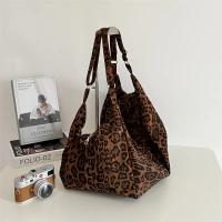 Bolso tote con estampado de leopardo de gran capacidad: bolso de hombro y bolso de mano versátil para mujer, nailon ligero, cierre de cremallera, perfecto para ir al trabajo, viajar y moda diaria, regalo ideal para ella - details 2