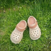 Pisando zapatos de agujero de mierda nuevas zapatillas exteriores de suela gruesa que aumentan las zapatillas casuales de playa Baotou - details 2