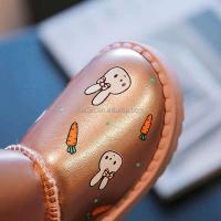 Nuevas botas de nieve bonitas de dibujos animados a la moda para niños pequeños, zapatos mullidos de invierno naturales para niñas, marca cálida 2025 barata - details 3