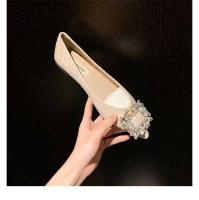 Los zapatos de boda de tacón bajo, cómodos, antideslizantes y con punta de diamante de agua perla para mujer, bailarinas - details 3