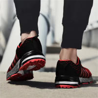 Zapatillas de correr transpirables para hombre y mujer, zapatos deportivos ligeros para exteriores, calzado de entrenamiento atlético cómodo - details 23