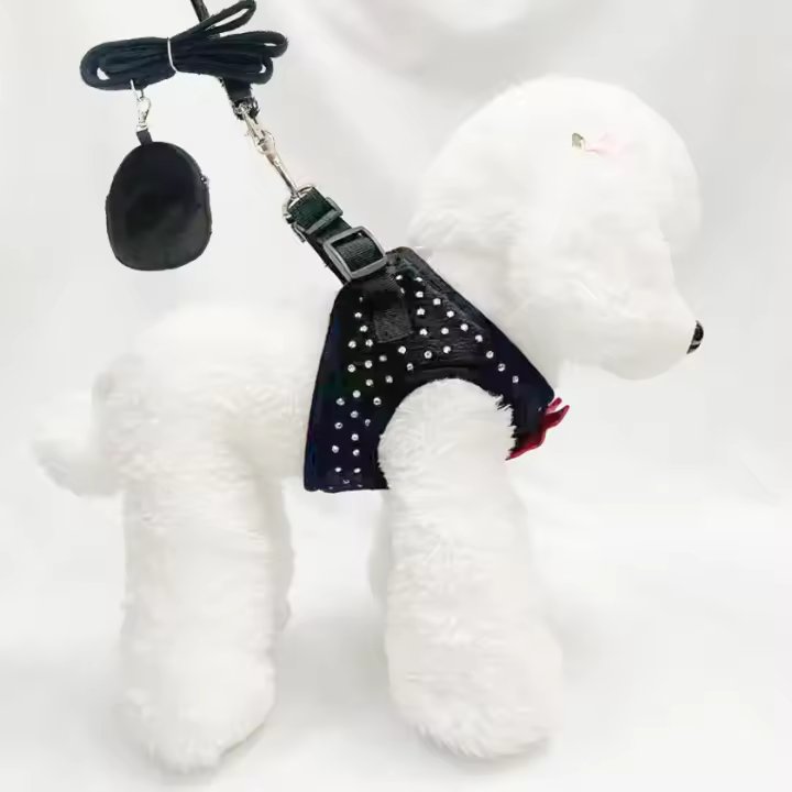Conjunto de correa de arnés para perro, chaleco con pajarita, decoración de diamantes pequeños, arnés suave para perros pequeños - 1