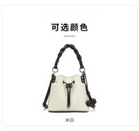 Nuevo bolso de moda para las axilas con cubo de color en contraste, versión coreana informal, bolso de mensajero de hombro, bolso universal para mujer - details 2