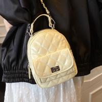 Moda pequeña fragancia textura portátil pequeña mochila diamante cadena de alto sentido versátil mochila diaria - details 5