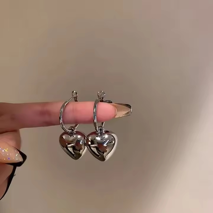 Pendientes con colgantes simples y modernos en forma de corazón para mujer, regalos navideños, pendientes retro de lujo de plata, góticos - 1