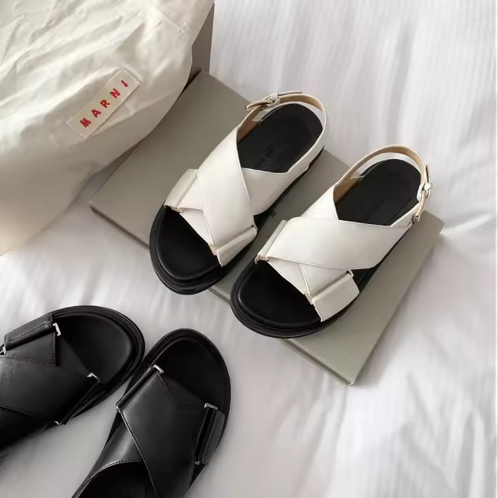 Sandalias planas de piel auténtica para mujer, zapatos romanos de plataforma, informales, de marca de lujo, tendencia de verano, 2024 - 1
