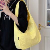 Bolso de hombro de nailon de Color caramelo, bolso de mano deportivo de secado rápido de gran capacidad, paquete de teléfono móvil de estilo coreano de Color sólido, Unisex - details 4
