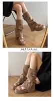 Botas extraíbles de dos usos, botas altas de mujer con punta cuadrada francesa, hebilla de cinturón, pantalones, botas delgadas retro, botas largas y frescas. - details 4