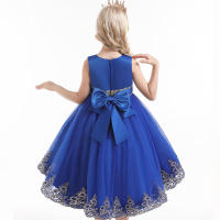 Vestido de niña elegante y moderno para princesa, con cola de malla y flores, ideal para presentaciones de piano. - details 3