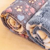 Colchoneta de dormir para mascotas, cama de perro y gato, manta gruesa de piel suave, almohadilla de terciopelo lavable para el hogar, manta cálida con patrón de estrellas y huellas - details 9
