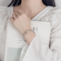 Andara Pulsera de Plata Esterlina con Tótems Geométricos Abiertos Joyería de Diseño de Lujo para Mujeres Regalo de Pulsera de Encanto - details 2