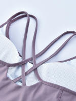Camiseta morada sin mangas con tirantes y sujetador extraíble incorporado para mujer - details 3