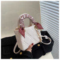 Bolso pequeño de moda para mujer, bolso de un solo hombro a la moda de verano, bandolera con costuras acolchadas, bolso versátil de princesa Diana 2025 - details 24