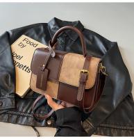 Nuevo bolso de mensajero versátil de hombro, bolso cuadrado pequeño portátil con costuras. - details 43