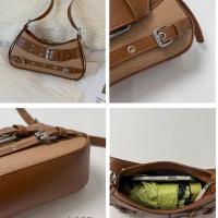 Bolso de mano a la moda Y2K, bolso para axila con remaches, bolso de hombro para chica picante, bolso cruzado Retro con hebilla de cinturón para niñas - details 1