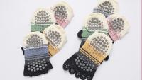 Calcetines de yoga de cinco dedos para mujer, calcetines de Pilates con punta abierta y tobillo bajo, antideslizantes, de silicona, con puntos - details 1