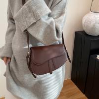 Bolso de Sillín Retro Chic para Mujer Cruzado Minimalista de Color Sólido con Cierre Magnético, Correa Ajustable, Herrajes de Tonos Dorados - details 3