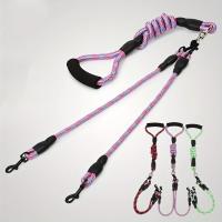 Cuerda para caminar para perros de doble cabeza con patrón ondulado, cuerda de tracción con dos arrastres, antirrolamiento y desmontable - details 3