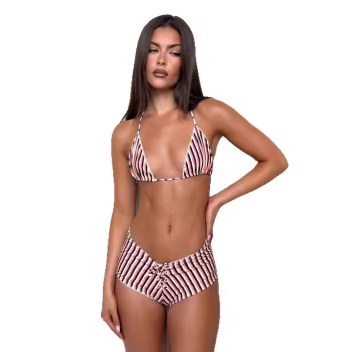 Conjunto de dos piezas de bikini a rayas sexy estilo vacacional americano Lianlianbuwang, top halter y shorts para chica atractiva - 1