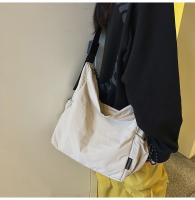 Bolso de nylon retro de gran capacidad, bolso de mensajero de hombro para hombres y mujeres, bolso de pareja versátil informal y de moda. - details 16