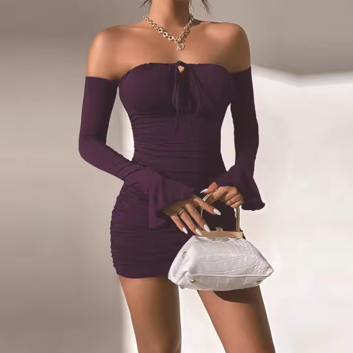 Vestido morado de mujer con falda corta de clavícula - 1