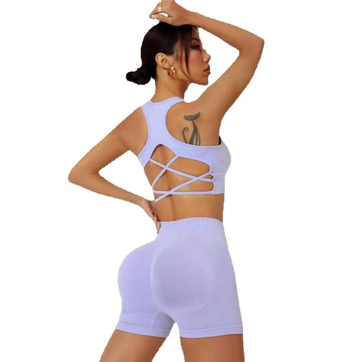 Nuevo estilo Conjunto de yoga con camiseta sin mangas acanalada y pantalones cortos de cintura alta con espalda cruzada cruzada - Para fitness, correr y entrenar
