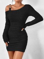 Vestido de mujer con cuello inclinado hombro alto cintura media y larga - details 3