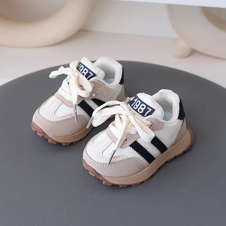 Nuevos zapatos para niños pequeños, zapatos casuales para niños, superficie de cuero, suela suave impermeable y antideslizante - 1