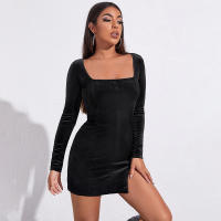 Vestido de manga larga de terciopelo de cuello cuadrado de mujer - details 5
