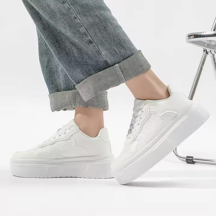 Zapatillas de deporte informales para uso diario para hombre y mujer, suela gruesa aumentada, Color puro, para las cuatro estaciones, para exteriores, talla europea - 1